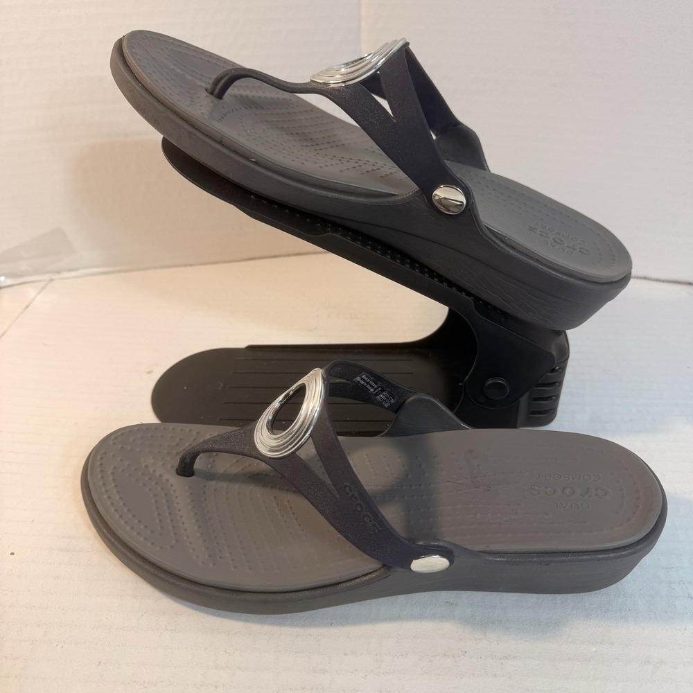 Crocs Womens 10 Flip Flop Silver Circle Sanrah Sandals Gray Thong Comfort Wedge